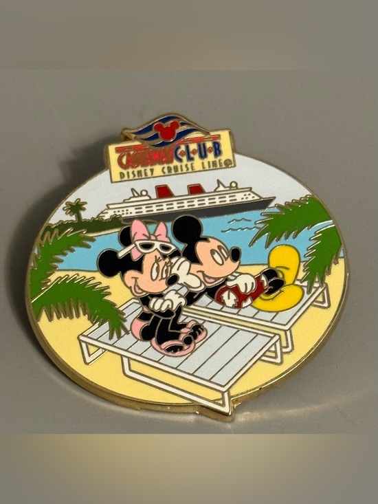 Disney Other - Disney Cruise Line Mickey & Minnie 2006 Castaway Club Trading Pin